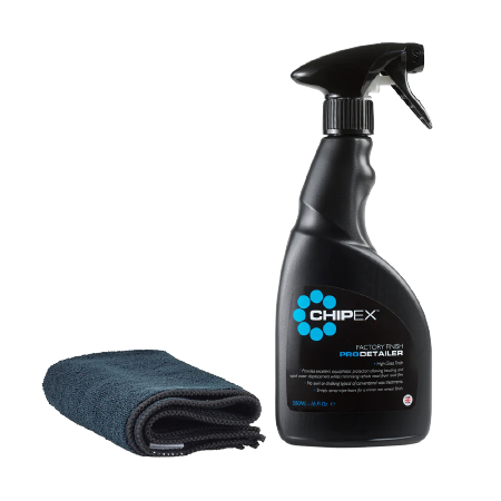 An image of the Chipex Pro Detailer in a black bottle. Next to the bottle is a dark blue Microfibre Aftercare Cloth.